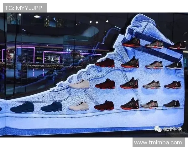 小区里隐藏的足球明星生活日常揭密，球场之外的精彩故事等你来发现