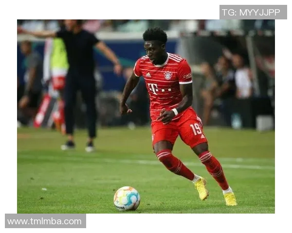 足球明星戴维斯加盟拜仁慕尼黑的精彩历程与未来展望 足球明星戴维斯加盟拜仁慕尼黑的精彩历程与未来展望