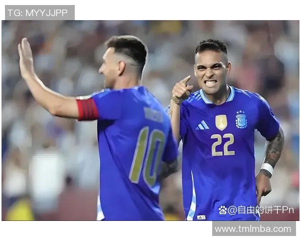 足球明星亲密握手瞬间视频展现友谊与竞技精神的完美结合