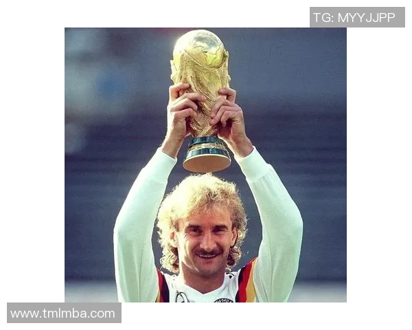 德国足球明星片背后的故事与传奇球员的辉煌成就解析 德国足球明星片背后的故事与传奇球员的辉煌成就解析